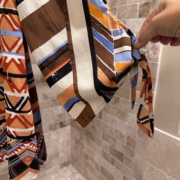 Chico’s Aztec Tribal Print Long Sleeve Pullover Blouse Size 2 (Large) - Picture 7 of 9